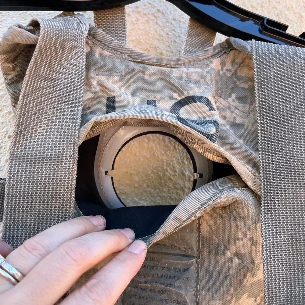 US Military MOLLEE II Hydration System Carrier *No Bladder*